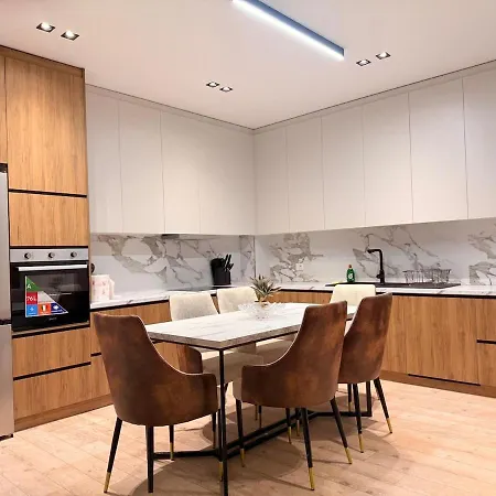 شقة Properhome Luxury 6 Gjirokastër