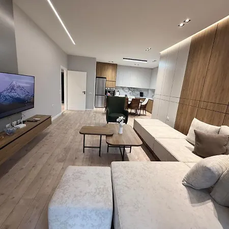 Properhome Luxury 6 * Gjirokastër
